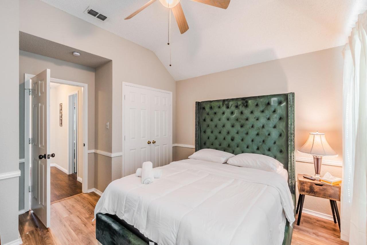 * *Astounding House **Perfect For Family And Friends , Pool , Hot Tub, & Game Room Allen Exterior photo
